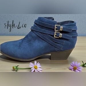 Style & Co Size 5.5 Willoww Booties Navy Blue with Buckle Detail NEW IN BOX!